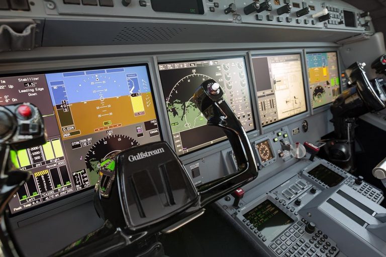 d_g550_flightdeck_print_010_web